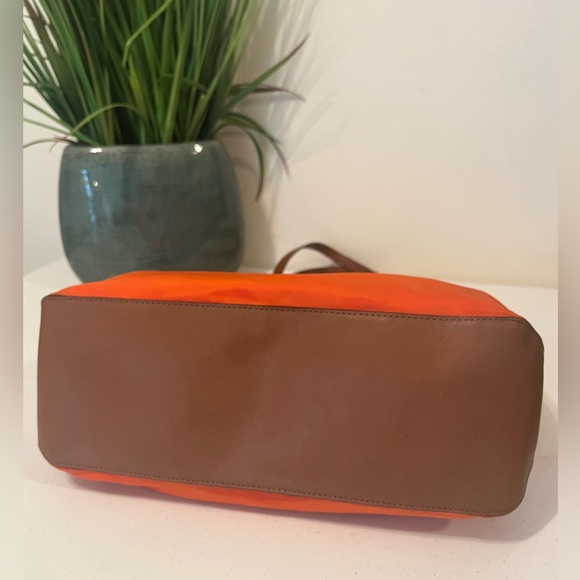 Michael Kors Tote Bag - Picture 5 of 13